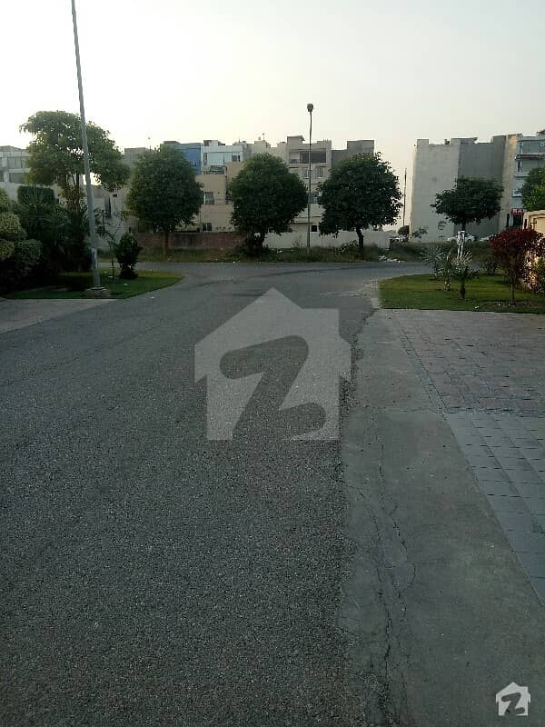 Y block 2 Kanal prime location plot near sheeba park