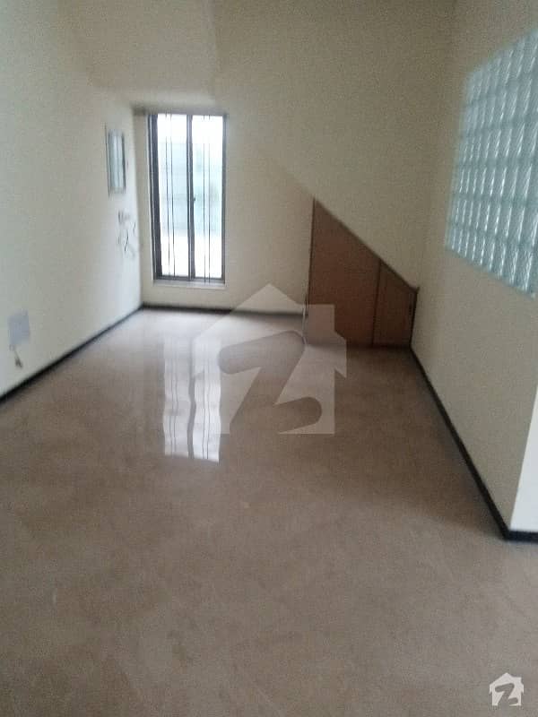 Kanal Upper Portion Available For Rent.