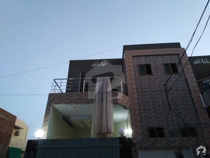 In Khayaban-e-Sadiq 6 Marla House For Sale