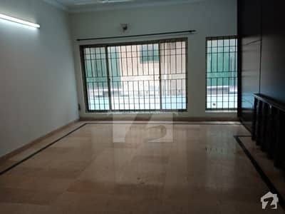 Spacious Lower Portion Is Available In G-11 For Rent