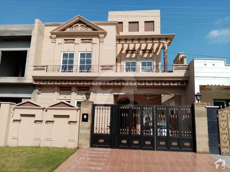Good 10 Marla House For Sale In Garden Town
