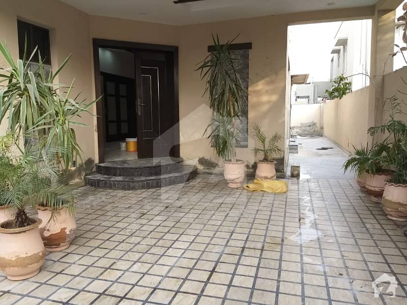 10 Marla Ideal House For Rent In Dha Lahore Phase 5