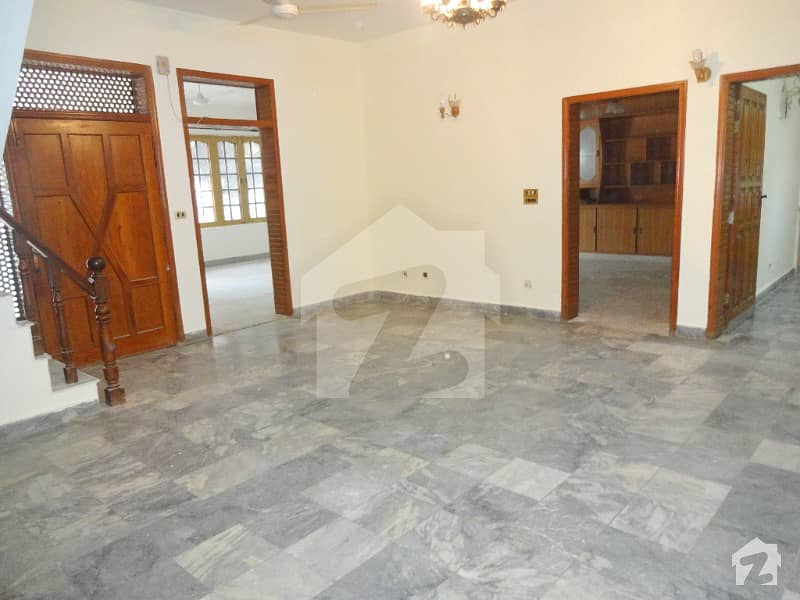 Beautiful House Of 5 Bed For Rent