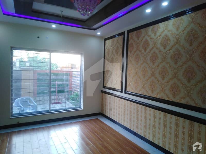 گلبرگ 2 گلبرگ لاہور میں 3 کمروں کا 5 مرلہ مکان 1.7 کروڑ میں برائے فروخت۔