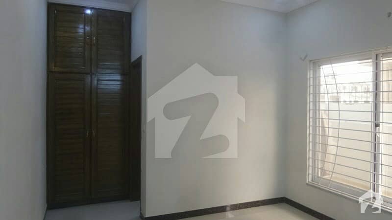 10 Marla Spacious House Available In E-11 For Rent