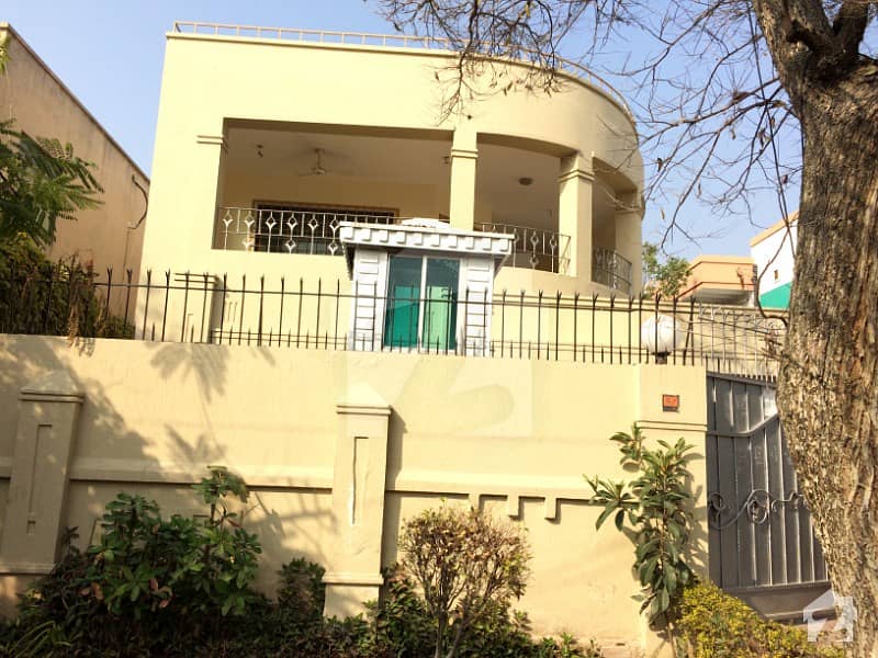 5 Bed Room House With Air Cons Small Basement