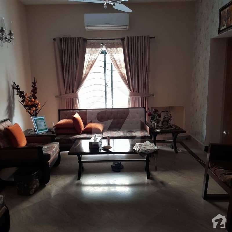 ایڈن کینال ولاز ایڈن لاہور میں 4 کمروں کا 10 مرلہ مکان 1.9 کروڑ میں برائے فروخت۔