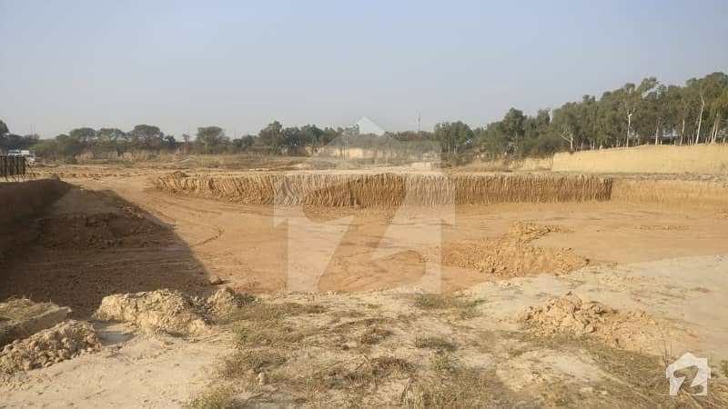 Plot Available For Sale In Motorway City Executive Block On Easy Intallments