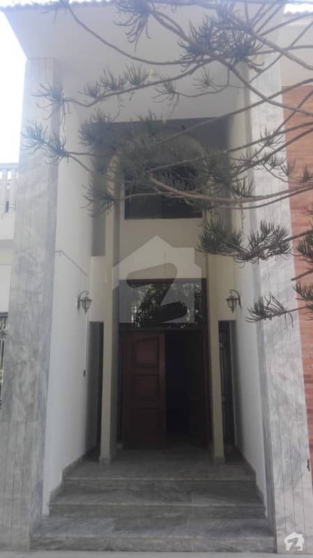 600 Yards Bungalow Is Available For Rent At Clifton Block 4 Karachi