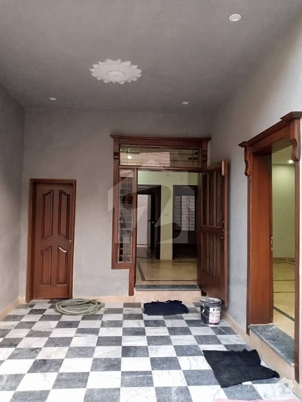 واپڈا ٹاؤن لاہور میں 3 کمروں کا 5 مرلہ مکان 1.3 کروڑ میں برائے فروخت۔