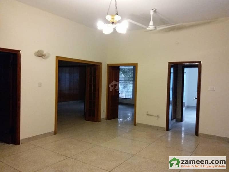 Full House For Rent In Cantt St Jhons Park near Rahat Bakery  fortress