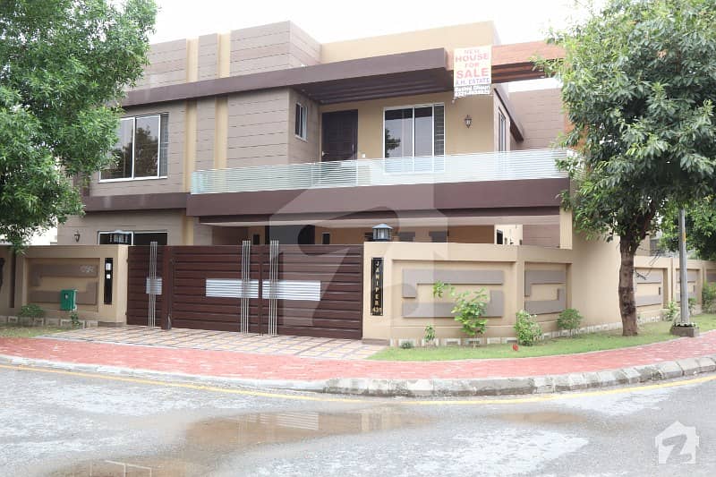 بحریہ ٹاؤن جینیپر بلاک بحریہ ٹاؤن سیکٹر سی بحریہ ٹاؤن لاہور میں 5 کمروں کا 17 مرلہ مکان 3.65 کروڑ میں برائے فروخت۔