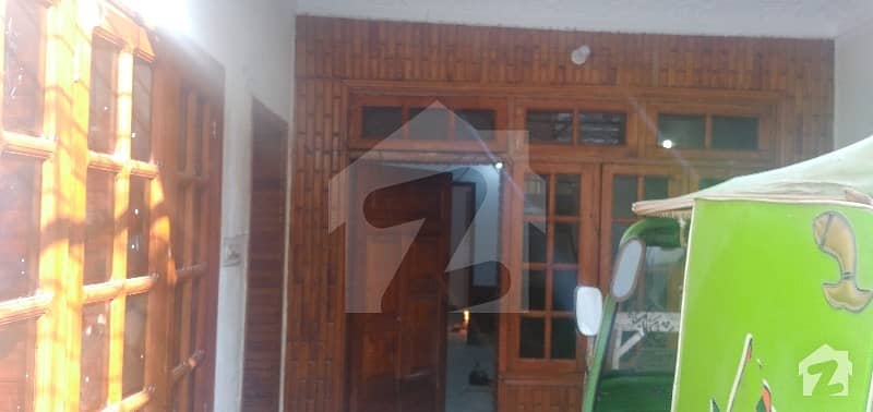 حیات آباد فیز 3 حیات آباد پشاور میں 4 کمروں کا 5 مرلہ مکان 1.7 کروڑ میں برائے فروخت۔