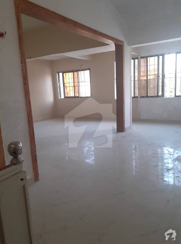 250 Yards Only For Commercial Use Beautiful Bungalow For Rent In Clifton Block 4 Near Street 26