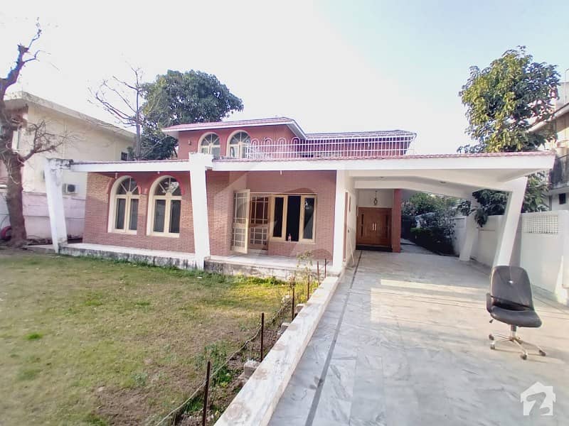 Well Maintain 5 Beds Luxury House For Rent In E-7