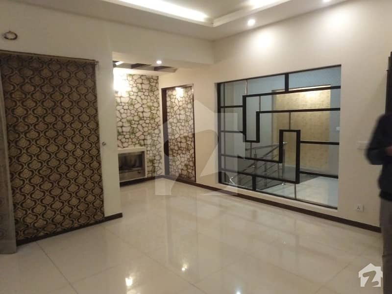 1 kanal New Stylish Lower Portion 3 Beds  Tv launch NO PIC IN  New Best Portion DD room  Tile Flooring  Best Approach