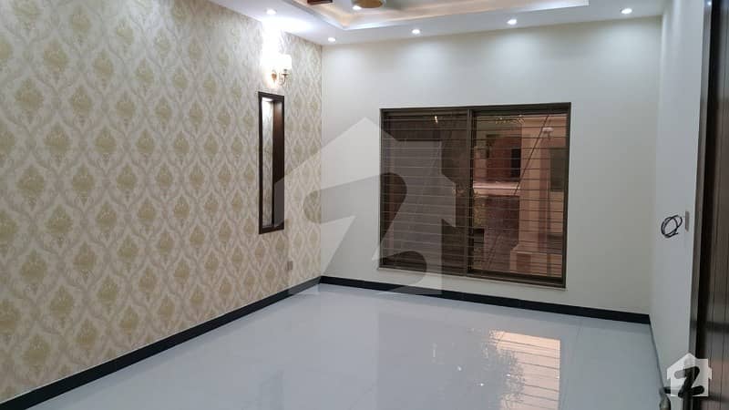 8 Marla Beautiful House For Sale In Umar Block Bahria Town Lahore