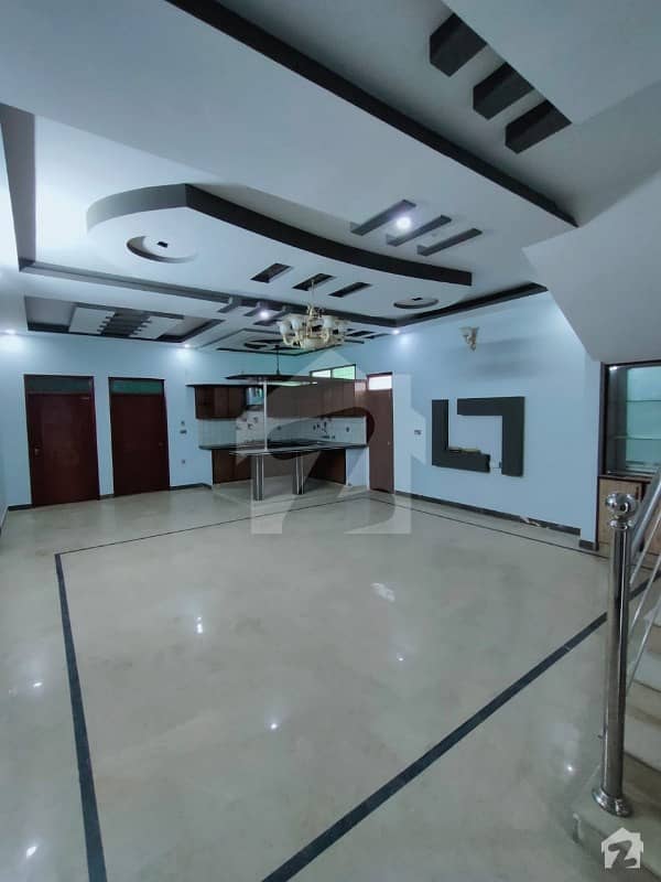 گلشنِ معمار - سیکٹر وائے گلشنِ معمار گداپ ٹاؤن کراچی میں 3 کمروں کا 16 مرلہ مکان 2.5 کروڑ میں برائے فروخت۔