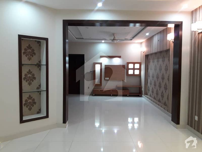 10 Marla Beautiful And Well Constructed Lower Portion At Ideal Location Is Available For Rent In CC Block