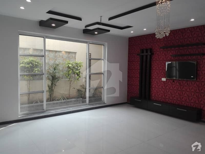 Ideally Located House For Sale In Wapda Town Available