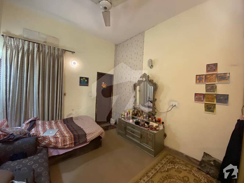 ریونیو سوسائٹی - بلاک بی ریوینیو سوسائٹی لاہور میں 2 کمروں کا 10 مرلہ مکان 2.25 کروڑ میں برائے فروخت۔