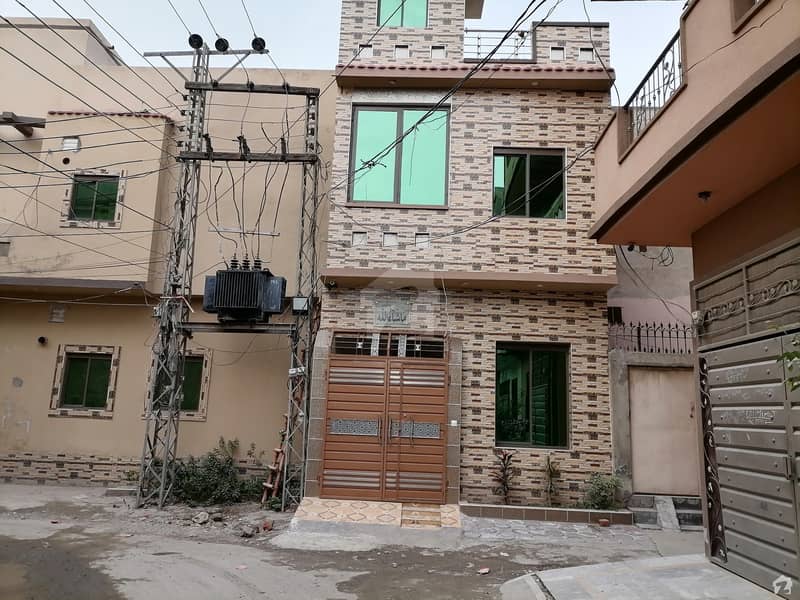 ملتان روڈ لاہور میں 3 کمروں کا 2 مرلہ مکان 56 لاکھ میں برائے فروخت۔