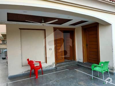 Corner Side 9 Marla House Available For Rent Corner Side 9 Marla House Available For Rent