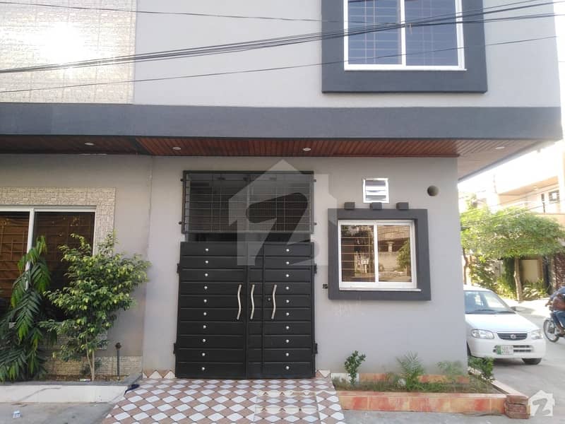 Ideally Located House Of 619  Square Feet Is Available For Sale In Lahore