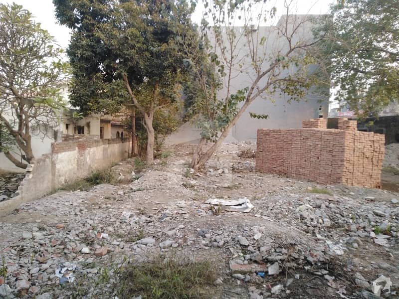 علی پارک کینٹ لاہور میں 5 مرلہ رہائشی پلاٹ 75 لاکھ میں برائے فروخت۔