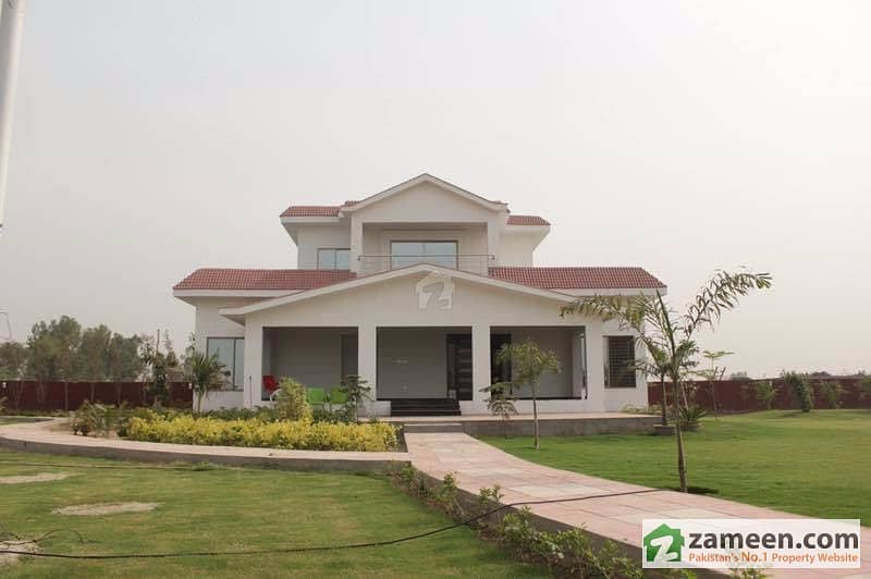 8 Kanal Farm House For Sale Fully Renovated Lush Green Lawn All Boundary Walls