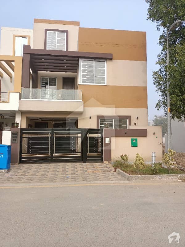 5 Marla Beautiful House Available For Sale In Bahria Nasheman Lahore
