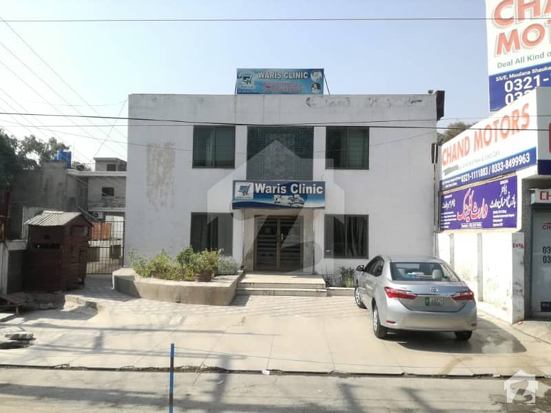 مولانا شوکت علی روڈ لاہور میں 11 کمروں کا 1.2 کنال عمارت 18 کروڑ میں برائے فروخت۔