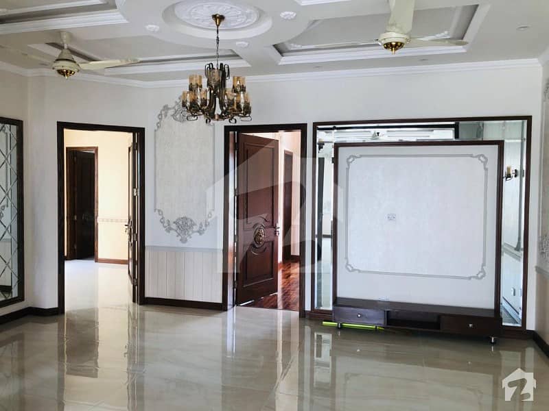 ڈی ایچ اے فیز 6 ڈیفنس (ڈی ایچ اے) لاہور میں 5 کمروں کا 12 مرلہ مکان 3.6 کروڑ میں برائے فروخت۔