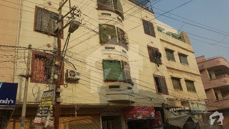 400  Square Feet Flat In Gulistan-E-Jauhar Is Available