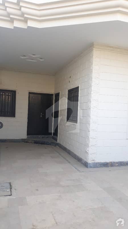 250 town house well maintained  available for sale in Clifton block 2Karachi