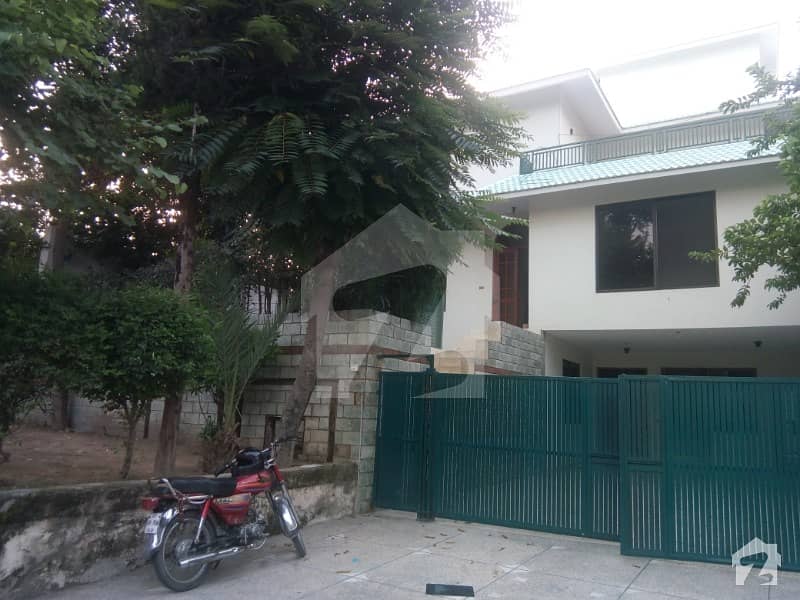 40x80 Size House for Sale in G9 on Excellent Location