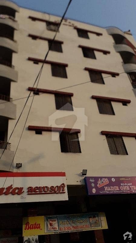 گلستانِِ جوہر ۔ بلاک 10 گلستانِ جوہر کراچی میں 3 کمروں کا 6 مرلہ فلیٹ 1.05 کروڑ میں برائے فروخت۔