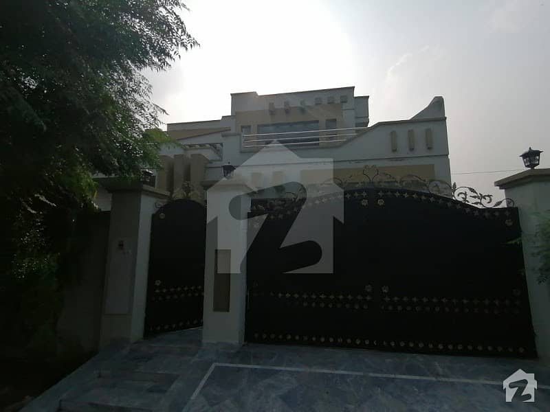 پی سی ایس آئی آر سٹاف کالونی - بلاک ای پی سی ایس آئی آر سٹاف کالونی لاہور میں 5 کمروں کا 17 مرلہ مکان 2.5 کروڑ میں برائے فروخت۔