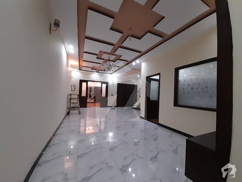 آرکیٹیکٹس انجنیئرز سوسائٹی ۔ بلاک ڈی آرکیٹیکٹس انجنیئرز ہاؤسنگ سوسائٹی لاہور میں 5 کمروں کا 10 مرلہ مکان 1.94 کروڑ میں برائے فروخت۔