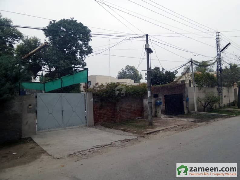 Old Commercial House For Sale Garden Town Abu Bakar Block, Garden
