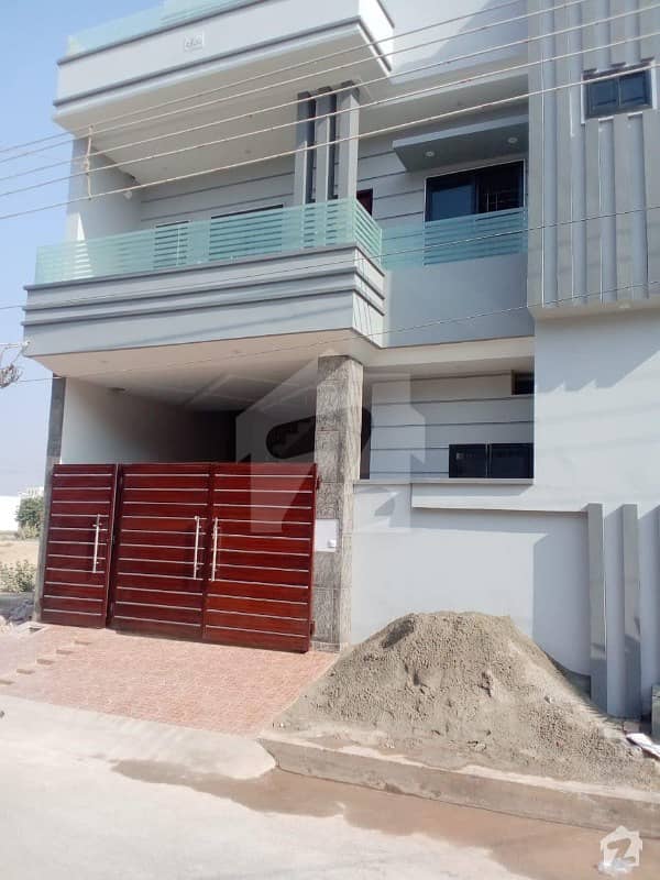 کینال روڈ رحیم یار خان میں 4 کمروں کا 6 مرلہ مکان 90 لاکھ میں برائے فروخت۔