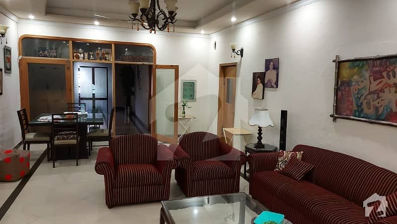 گلبرگ 3 - بلاک ڈی1 گلبرگ 3 گلبرگ لاہور میں 8 کمروں کا 4 کنال مکان 28 کروڑ میں برائے فروخت۔