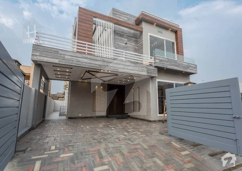 10 Marla Beautiful Modern Villa Available In Eden City