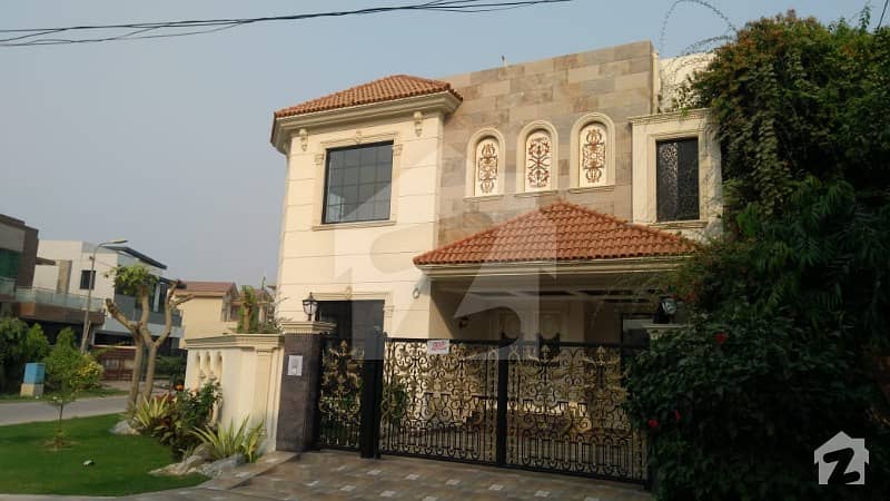 14 Marla Modern Location House Are Available For Sale In Phase 8