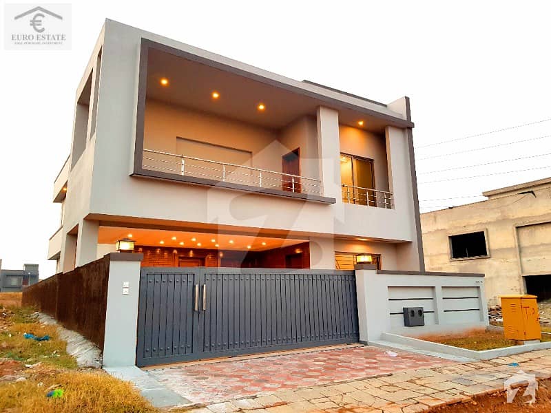 Spacious 12 Marla House For Sale In Bahria Town
