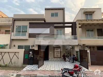 10 Marla House For Sale In Gulmohar Block Bahria Town