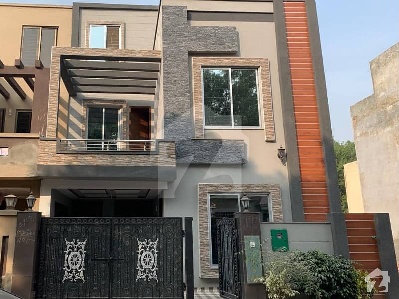 5 MARLA BREND NEW HOUSE FOR SALE IN AA BLOCK BAHRIA TOWN