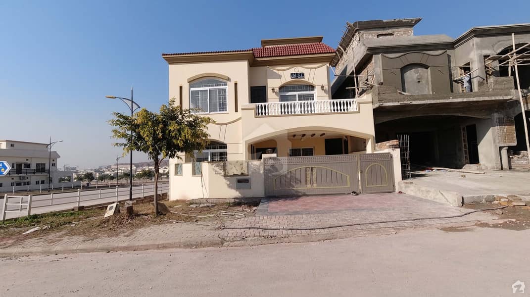Corner 10 Marla Double Storey House Is Available For Sale