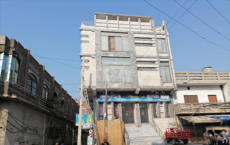 جہلم میں 5 مرلہ عمارت 5 کروڑ میں برائے فروخت۔