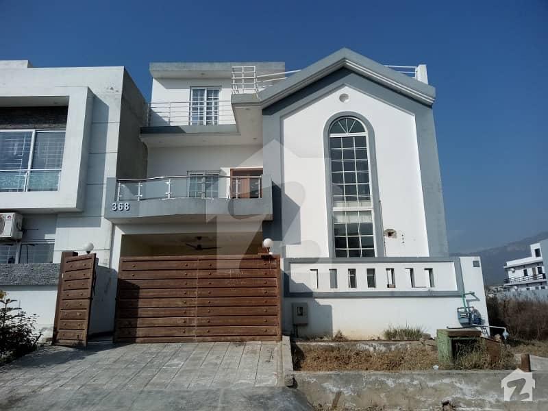 5 Bedroom House available for Rent